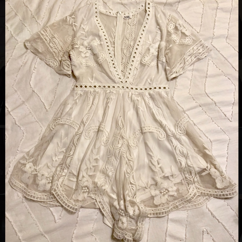 LF “Seek” White Lace Mesh Romper - Picture 3 of 6